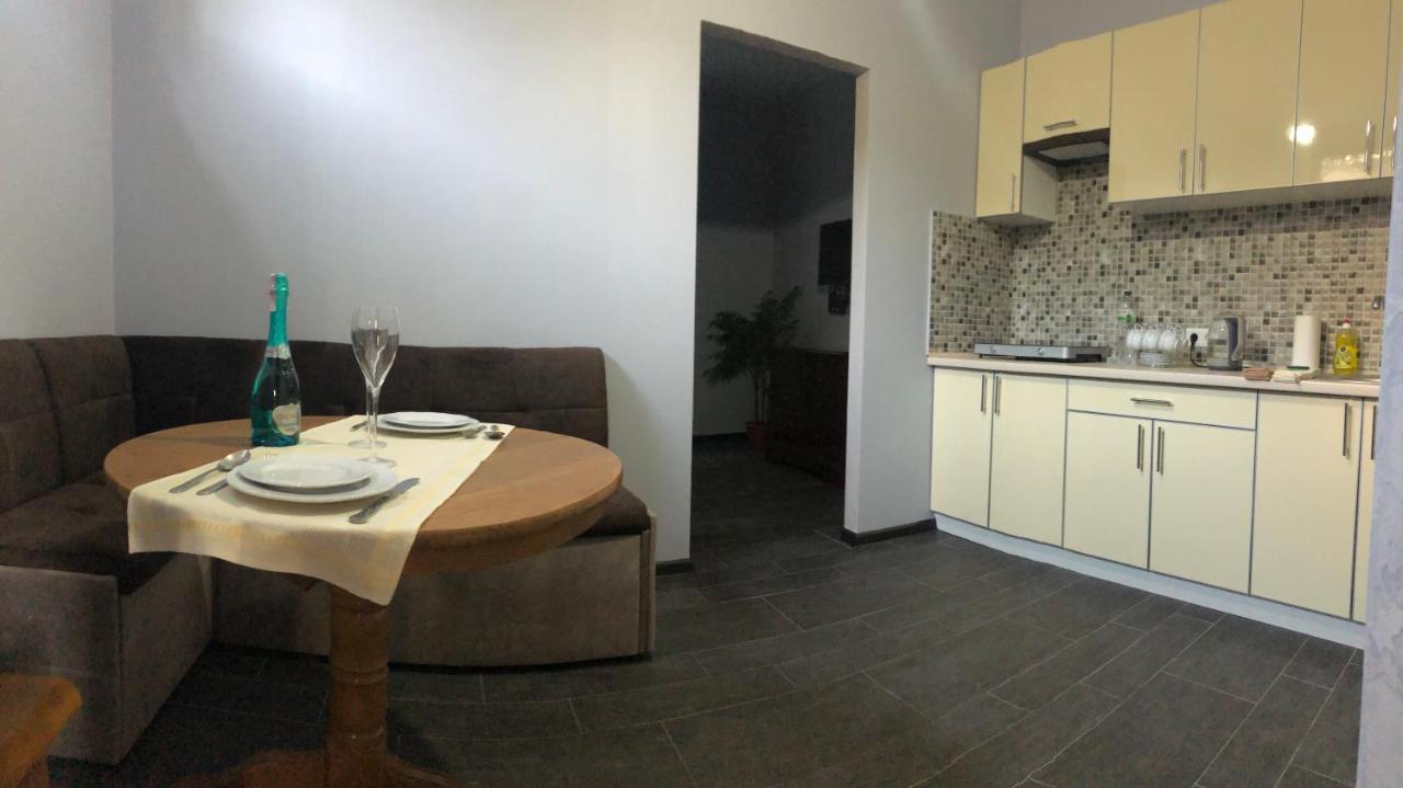 Reef Apartments Odessa Eksteriør bilde
