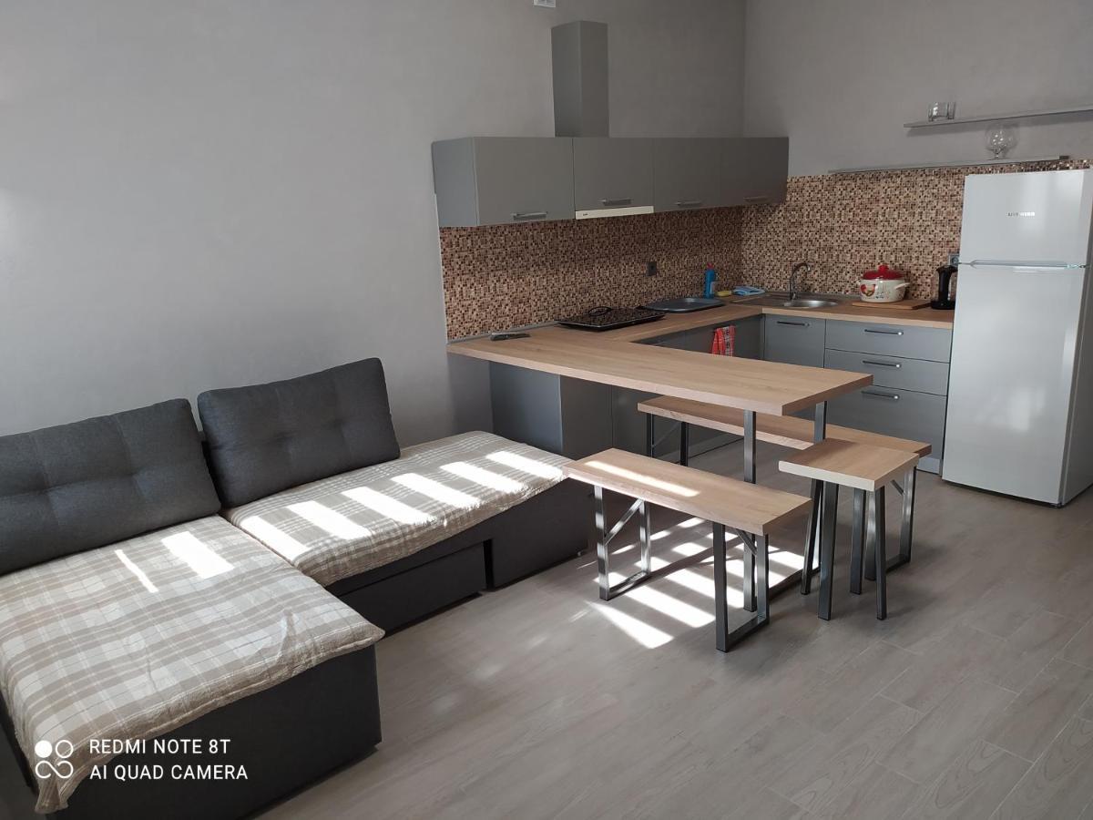 Reef Apartments Odessa Eksteriør bilde
